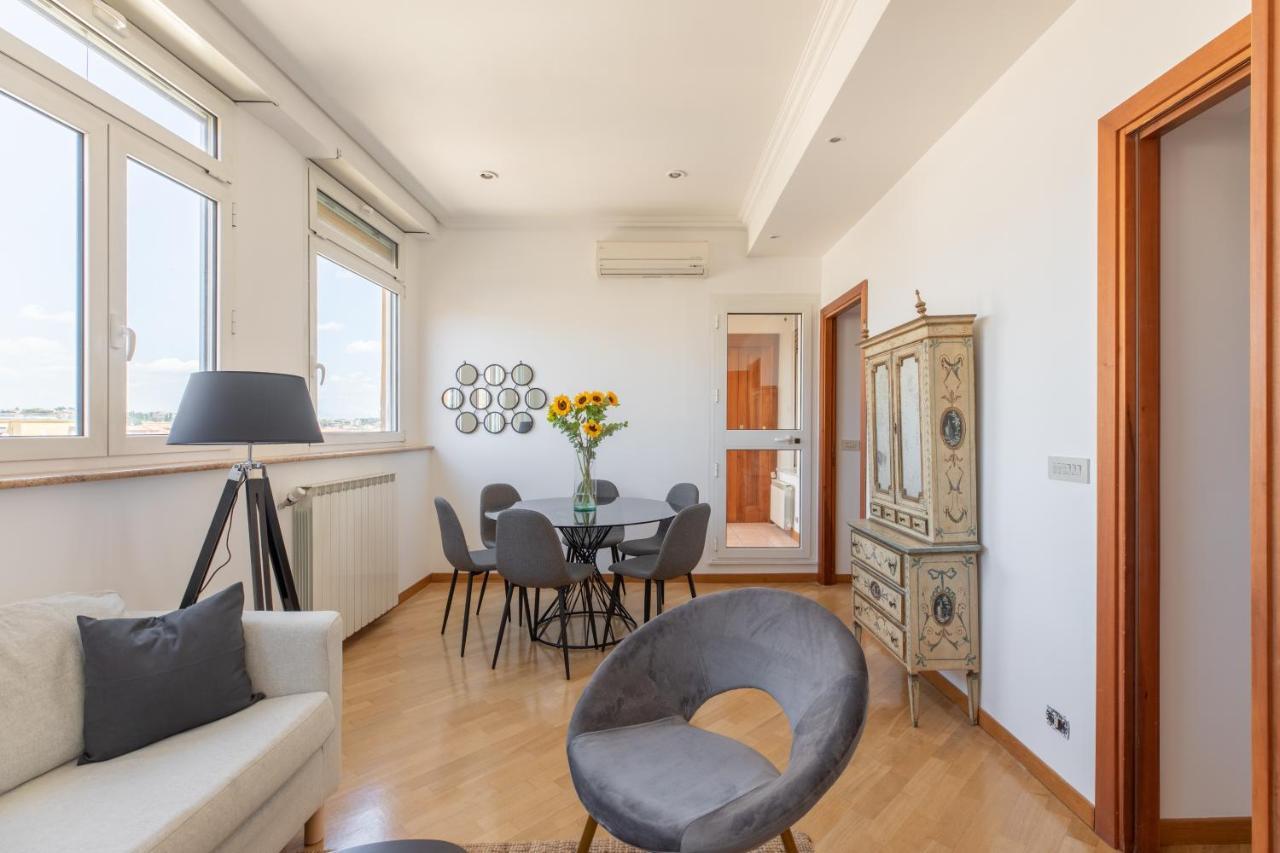Apartamento Iflat Spacious Penthouse Near The Vatican City *